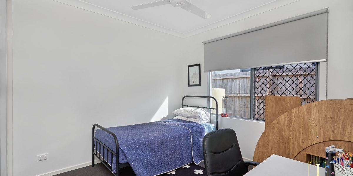 13 Tyson Place, Redlynch, QLD 4870 AUS