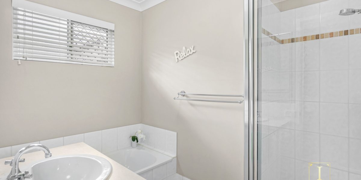 5 Altona Street, Bentley Park, QLD 4869 AUS