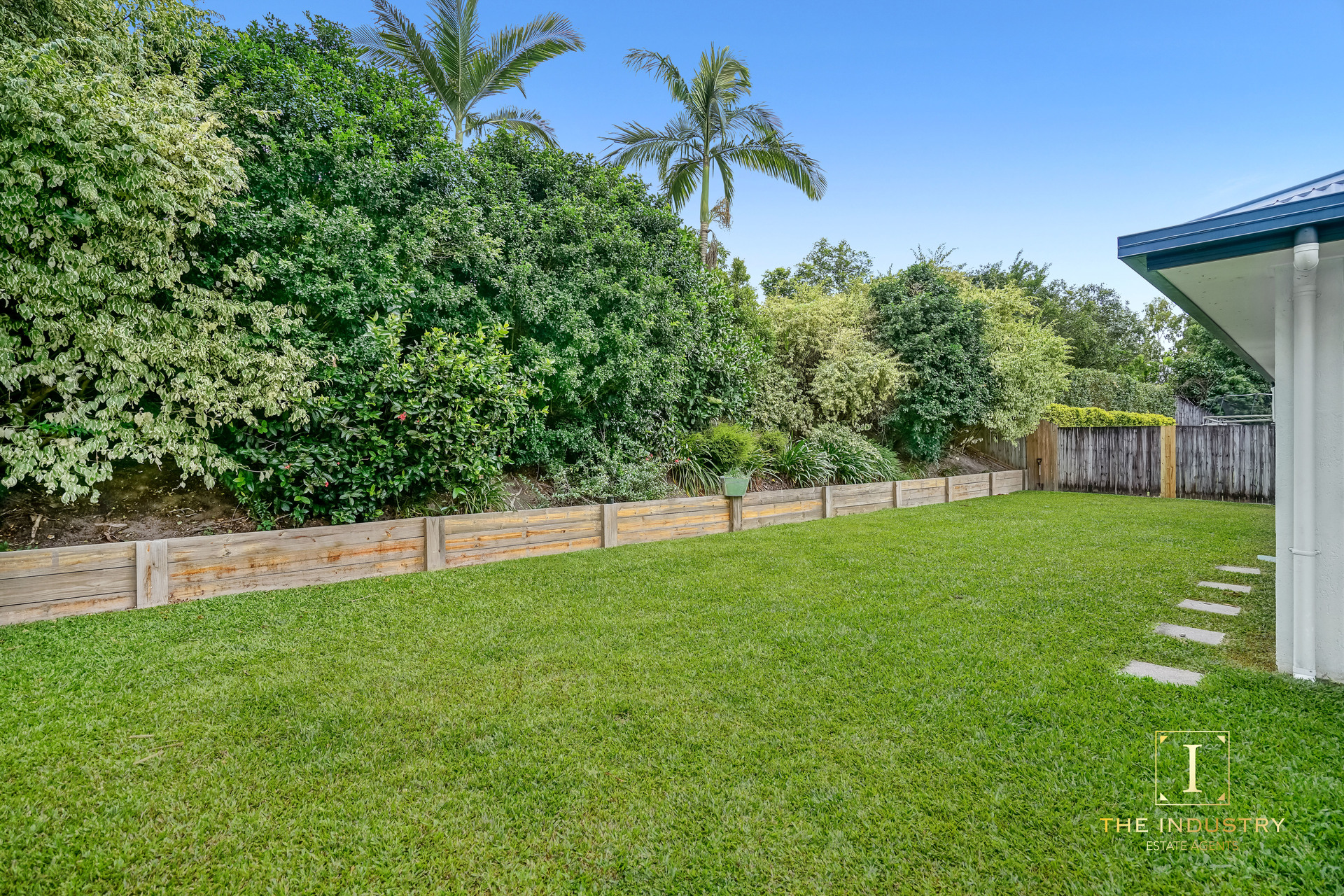 16 Petrie Close, Kewarra Beach, QLD 4879 AUS