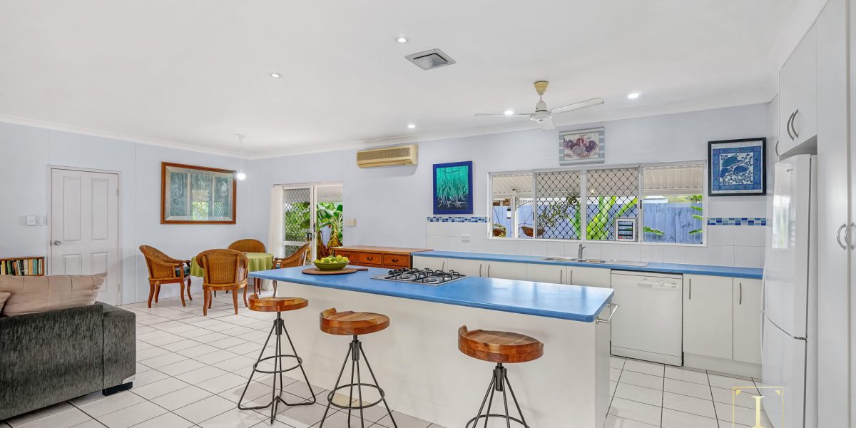 43 Trinity Beach Road, Trinity Beach, QLD 4879 AUS