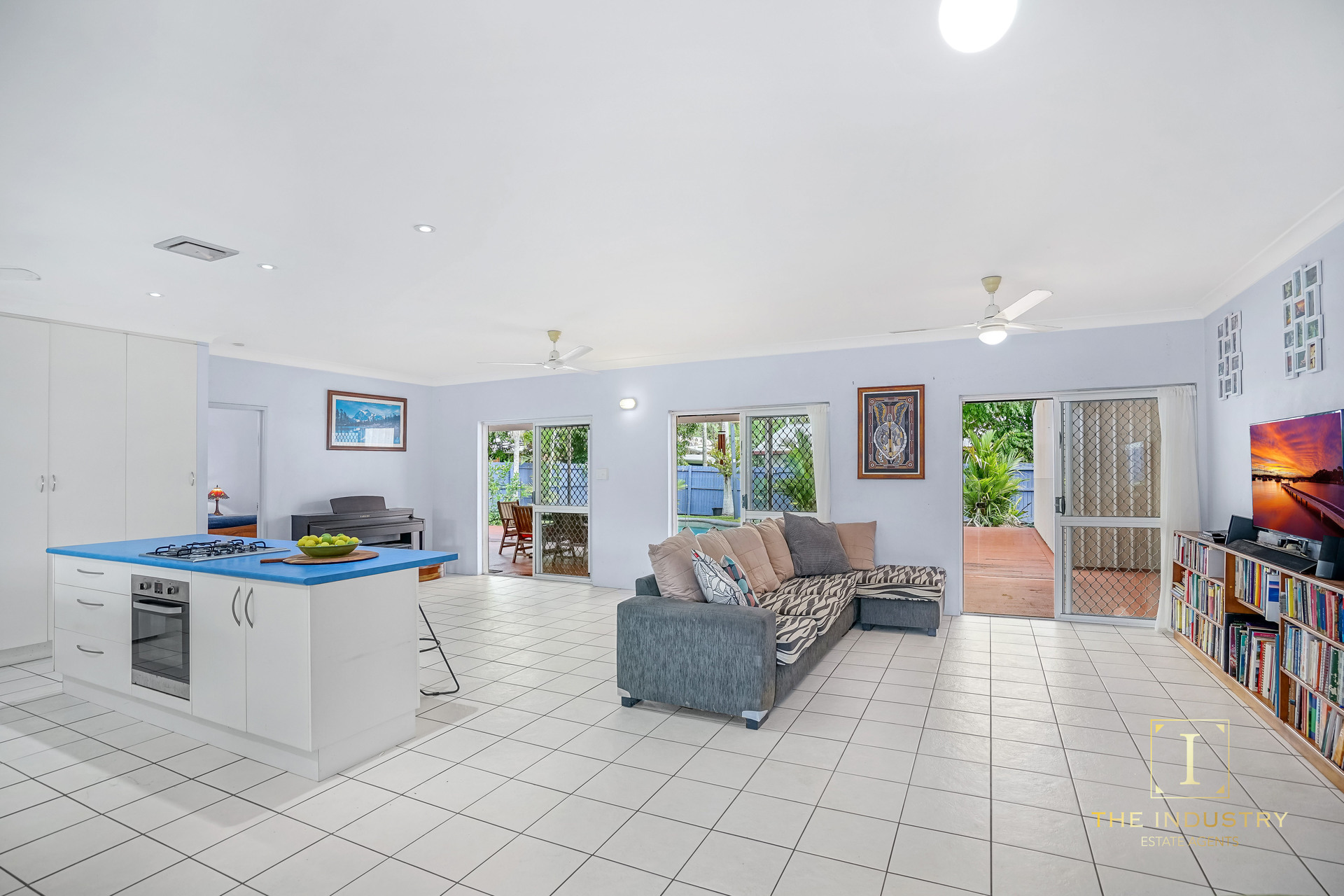 43 Trinity Beach Road, Trinity Beach, QLD 4879 AUS