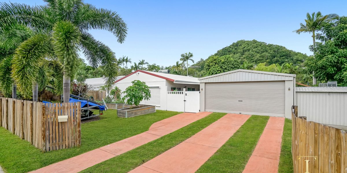 43 Trinity Beach Road, Trinity Beach, QLD 4879 AUS