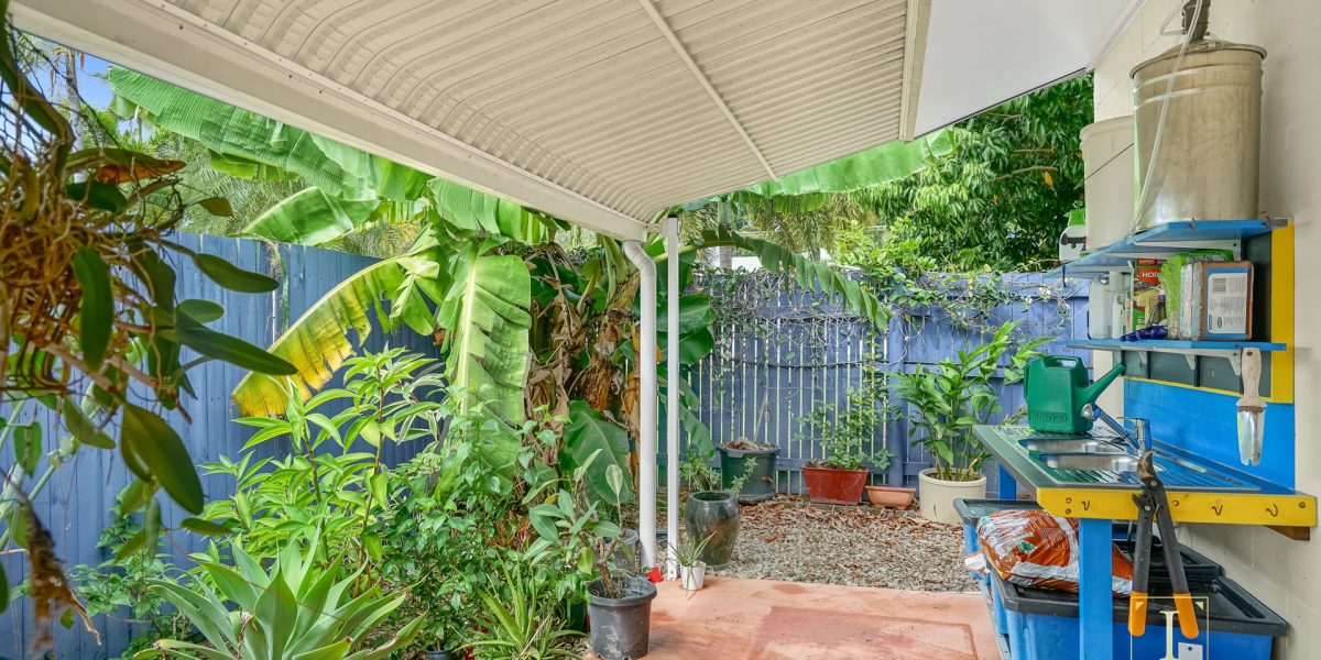 43 Trinity Beach Road, Trinity Beach, QLD 4879 AUS