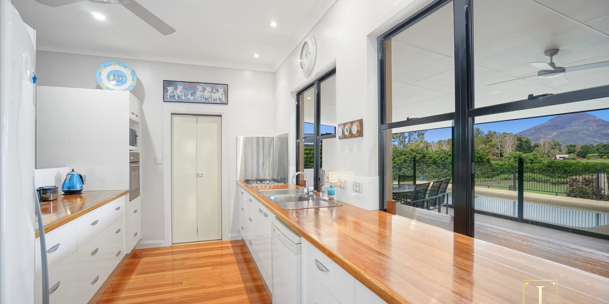 56 Hall Road, Gordonvale, QLD 4865 AUS