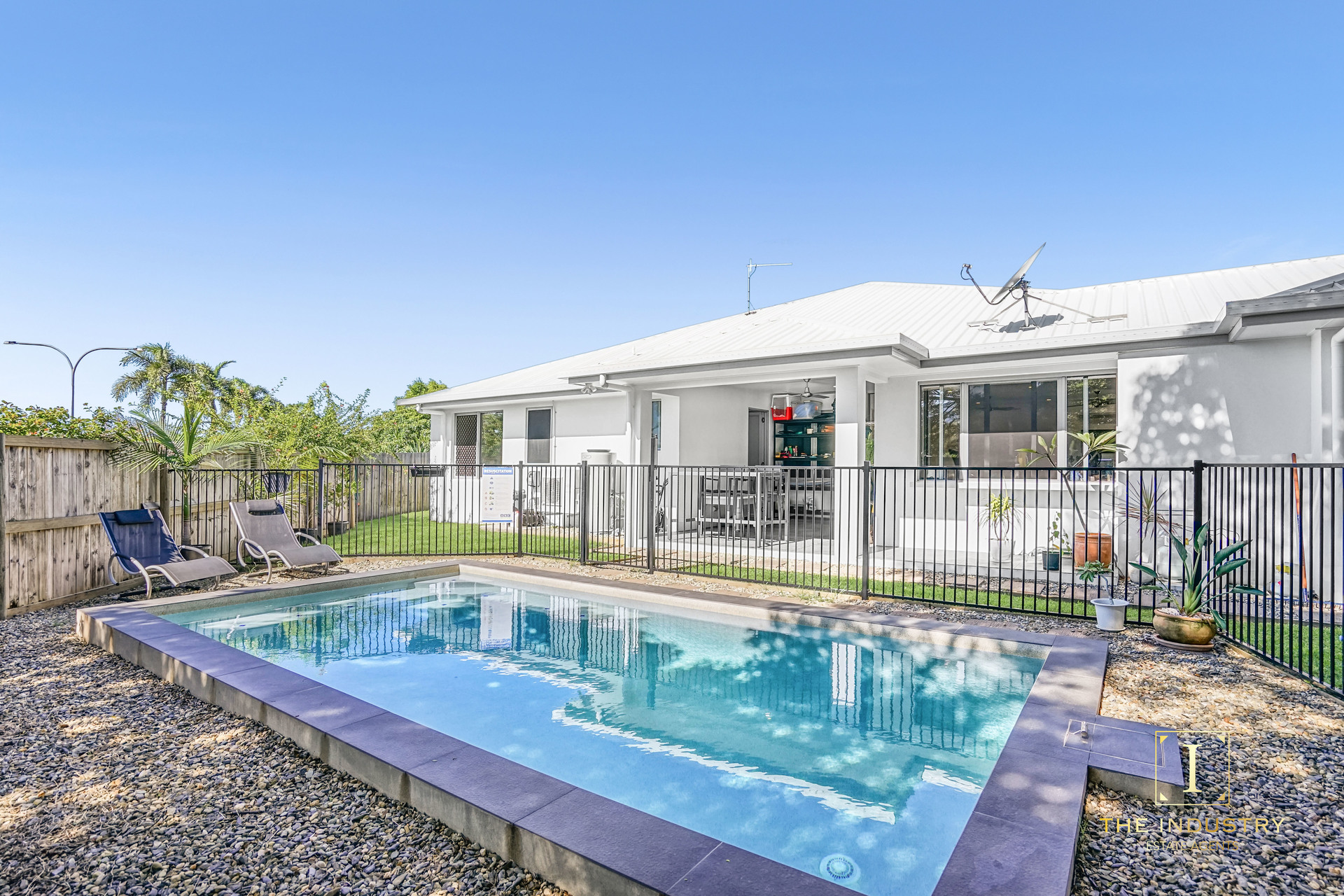 74A Moore Road, Kewarra Beach, QLD 4879 AUS