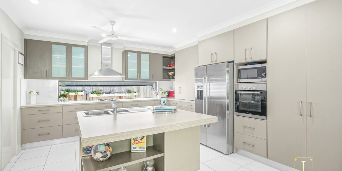 6 Lighthouse Court, Trinity Beach, QLD 4879 AUS