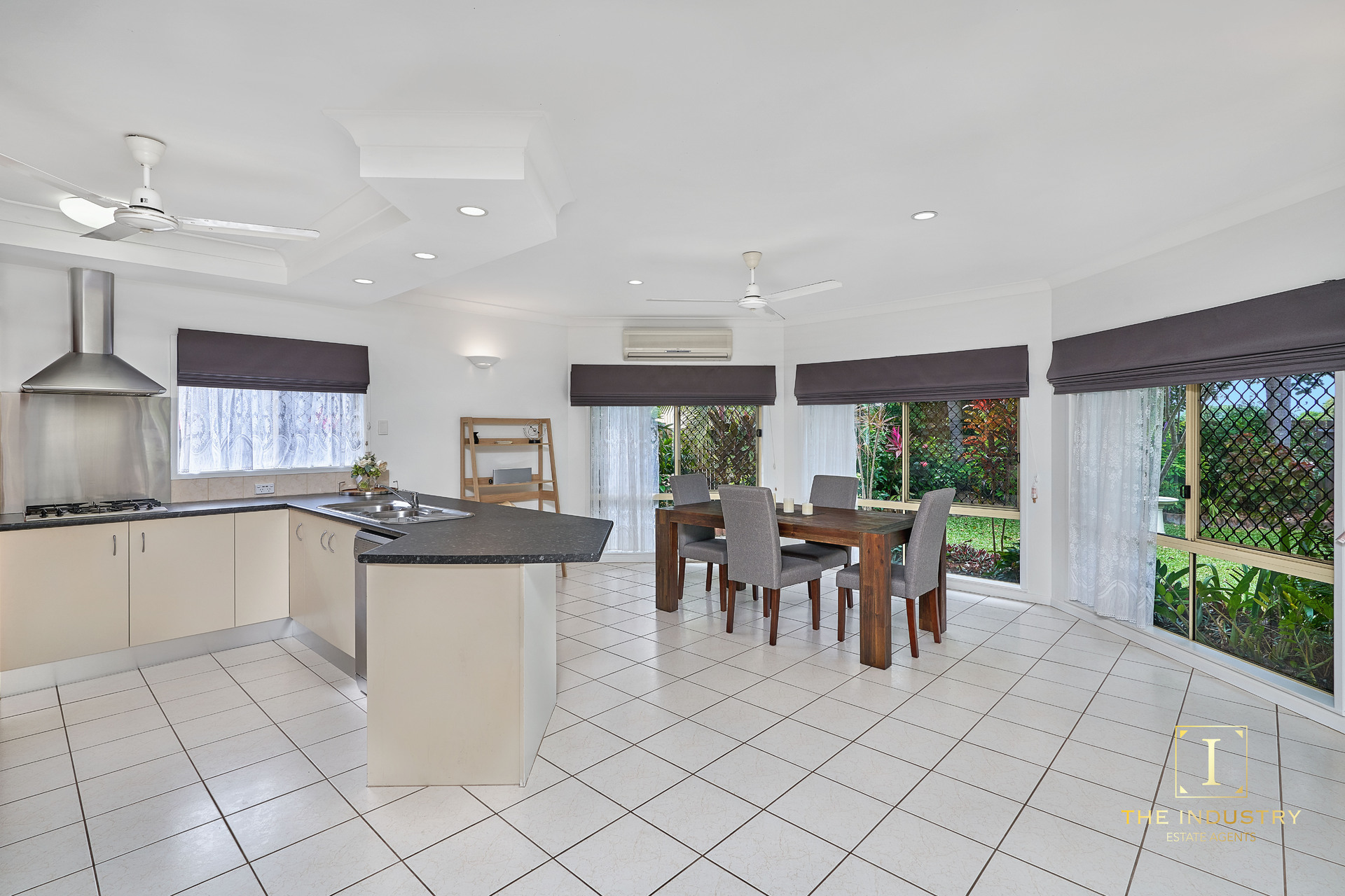 6 Warana Close, Kewarra Beach, QLD 4879 AUS