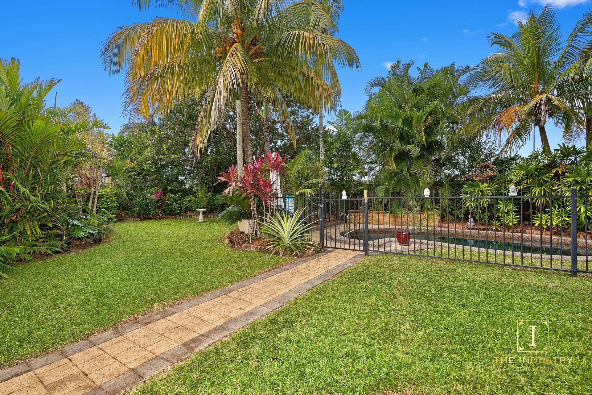 6 Warana Close, Kewarra Beach, QLD 4879 AUS