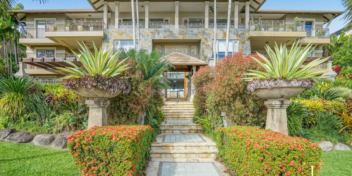 11/11 Colonel Cummings Drive, Palm Cove, QLD 4879 AUS