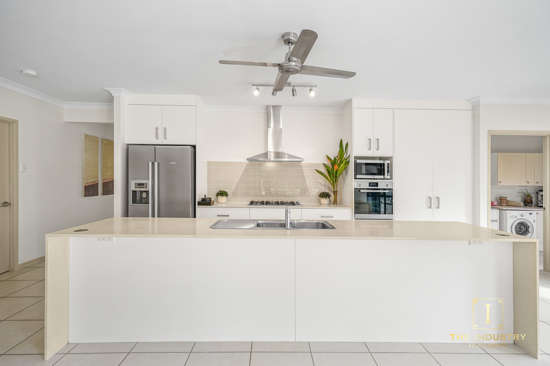 31 Lagoon Drive, Trinity Beach, QLD 4879 AUS