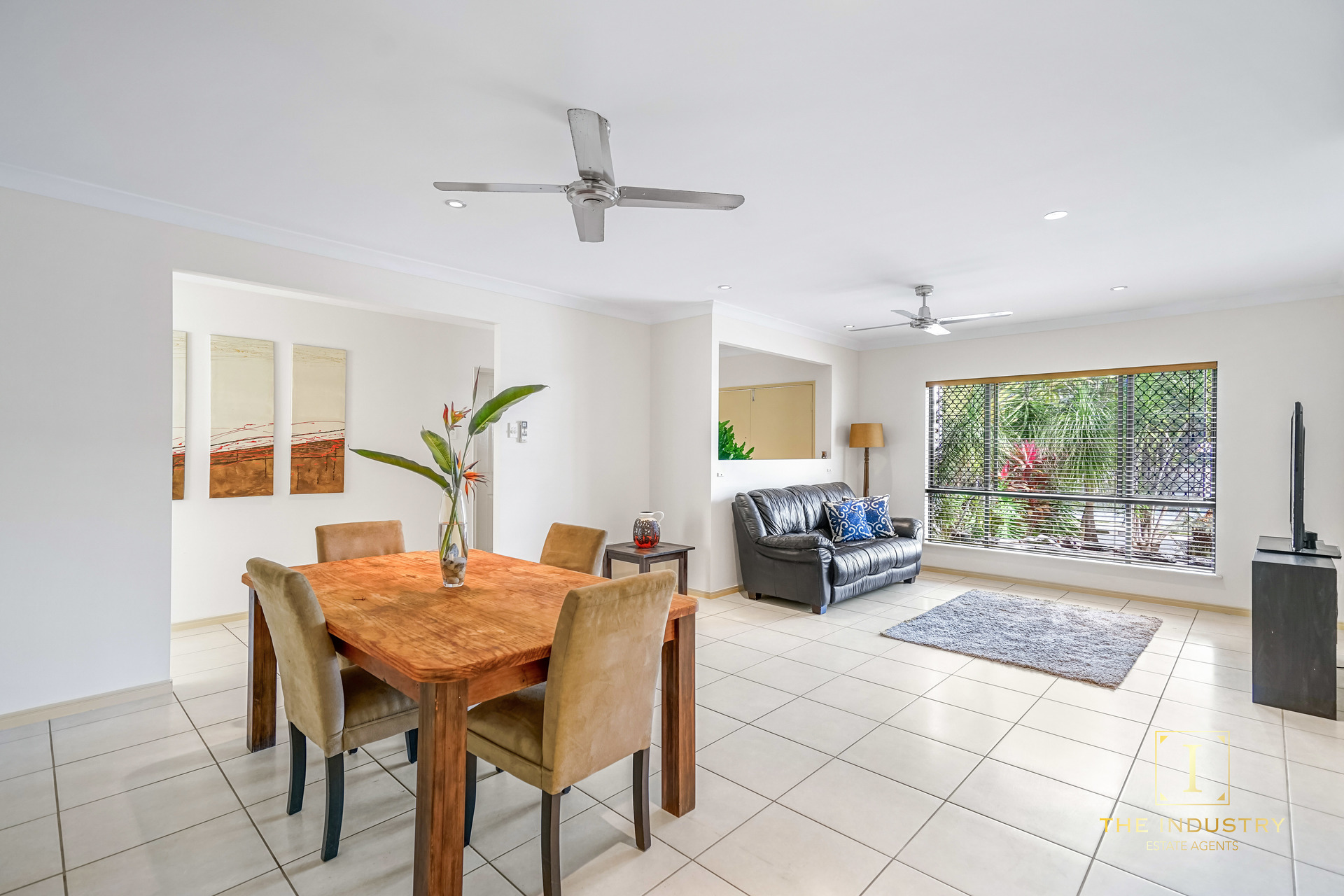 31 Lagoon Drive, Trinity Beach, QLD 4879 AUS