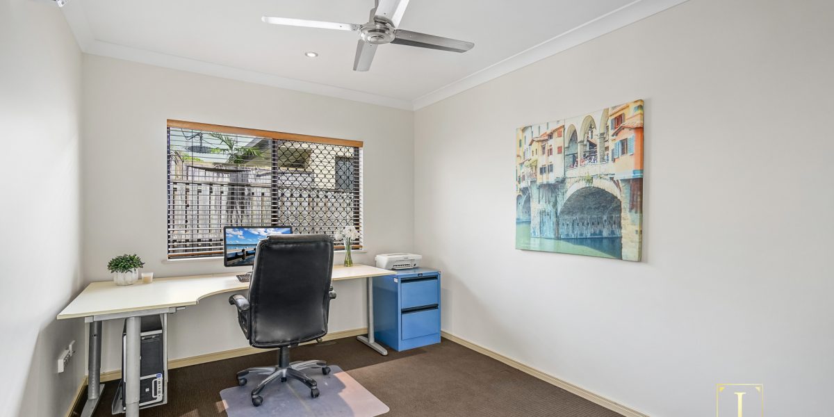 31 Lagoon Drive, Trinity Beach, QLD 4879 AUS