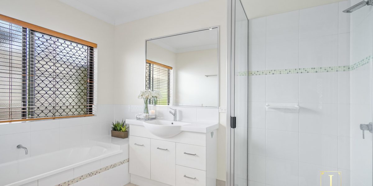 31 Lagoon Drive, Trinity Beach, QLD 4879 AUS