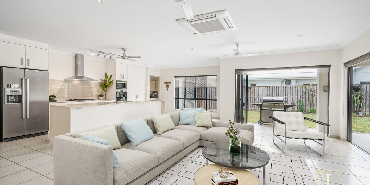 31 Lagoon Drive, Trinity Beach, QLD 4879 AUS