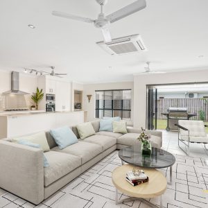 31 Lagoon Drive, Trinity Beach, QLD 4879 AUS