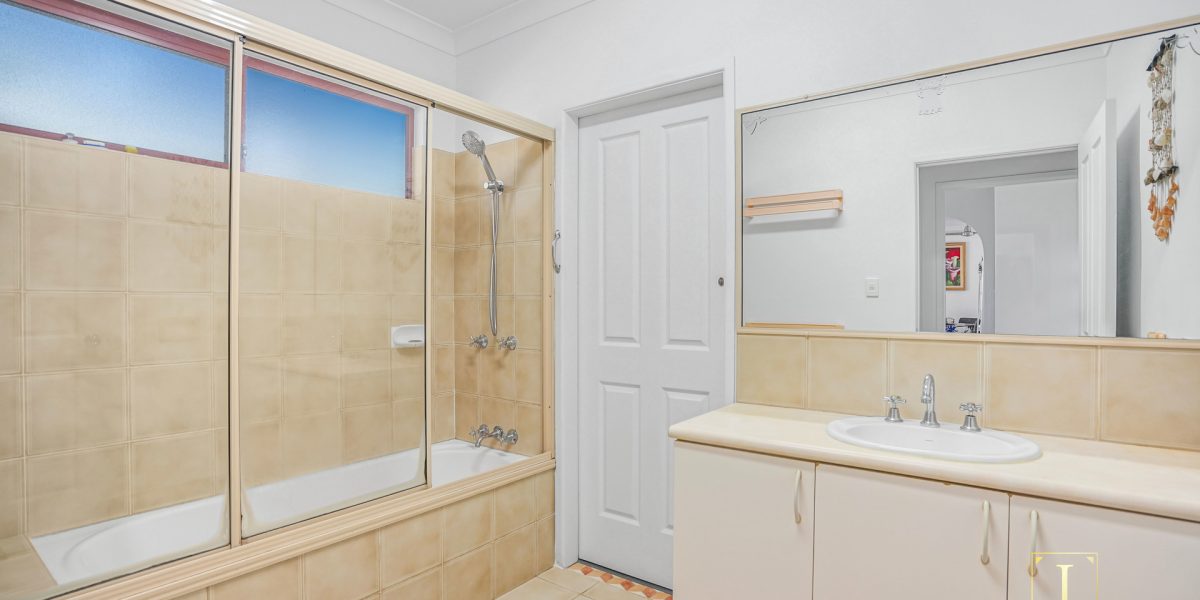 6 Whale Close, Kewarra Beach, QLD 4879 AUS