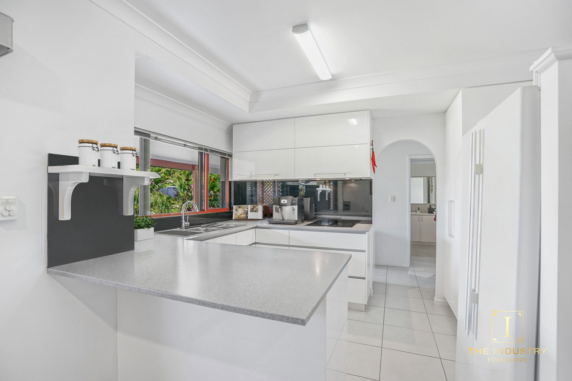 6 Whale Close, Kewarra Beach, QLD 4879 AUS