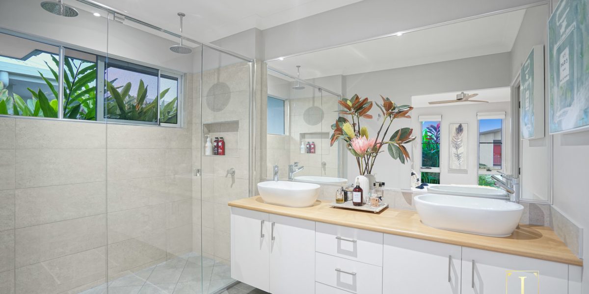 54 Seaways Street, Trinity Beach, QLD 4879 AUS