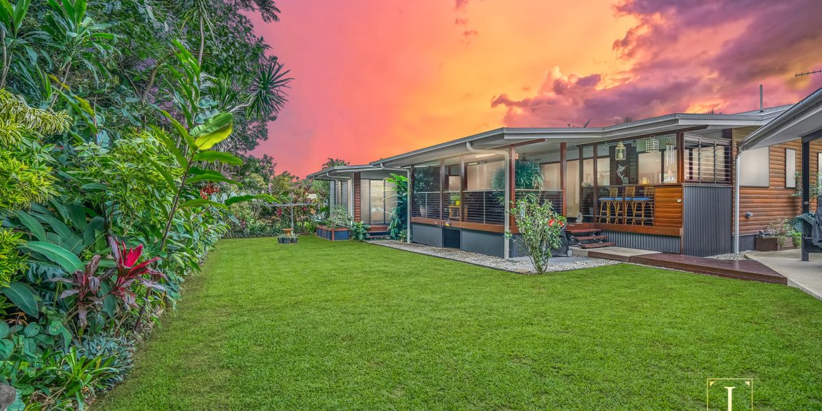 24 Augustus Street, Mooroobool, QLD 4870 AUS