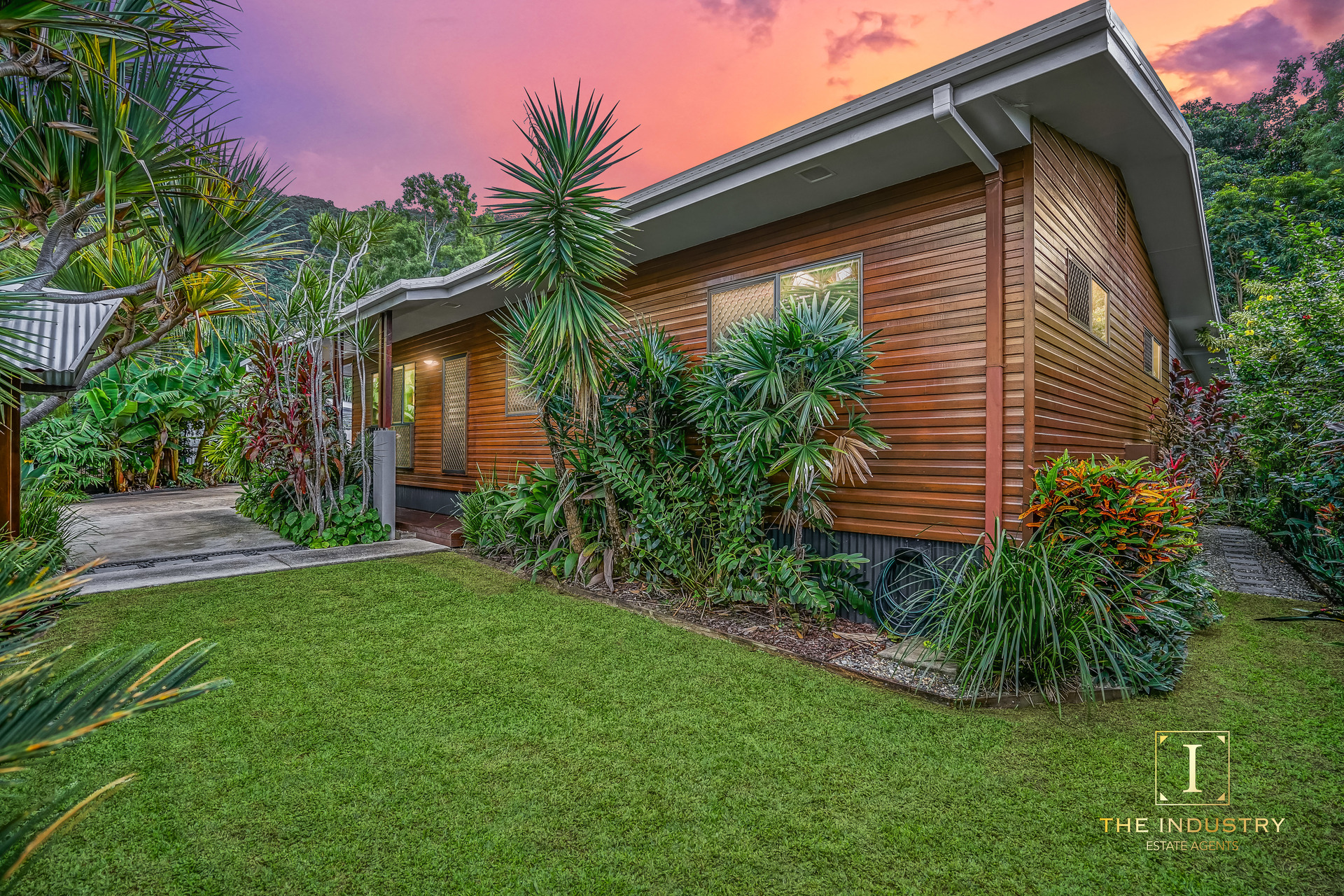 24 Augustus Street, Mooroobool, QLD 4870 AUS