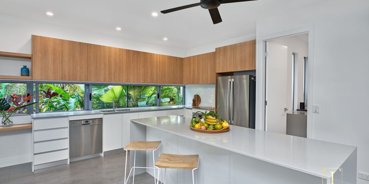 15 Aurelia Road, Palm Cove, QLD 4879 AUS