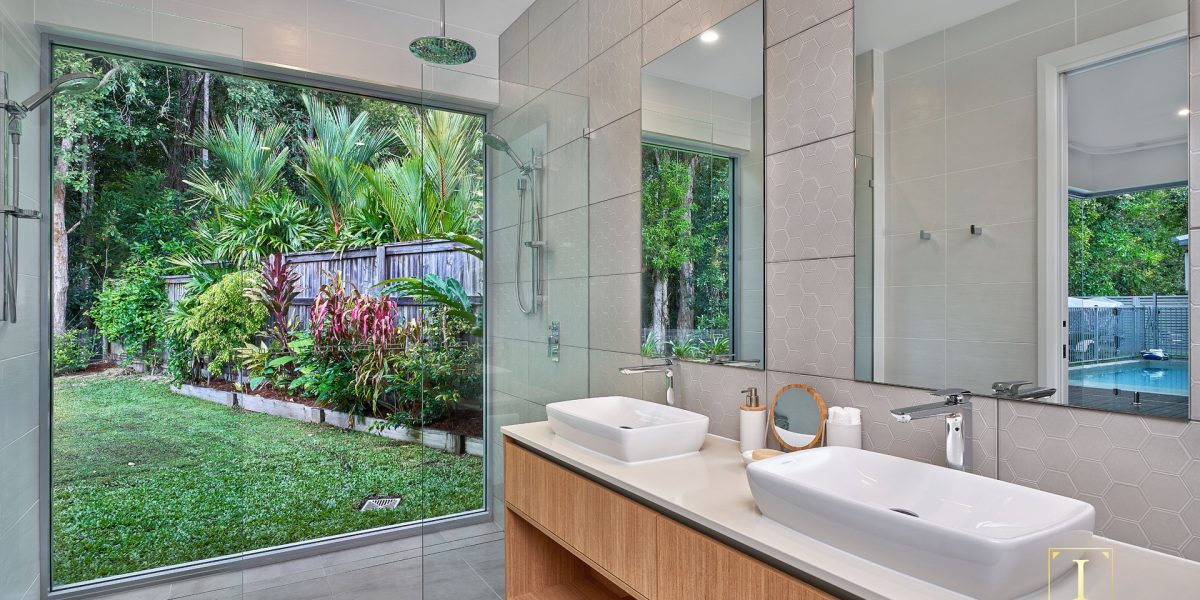 15 Aurelia Road, Palm Cove, QLD 4879 AUS