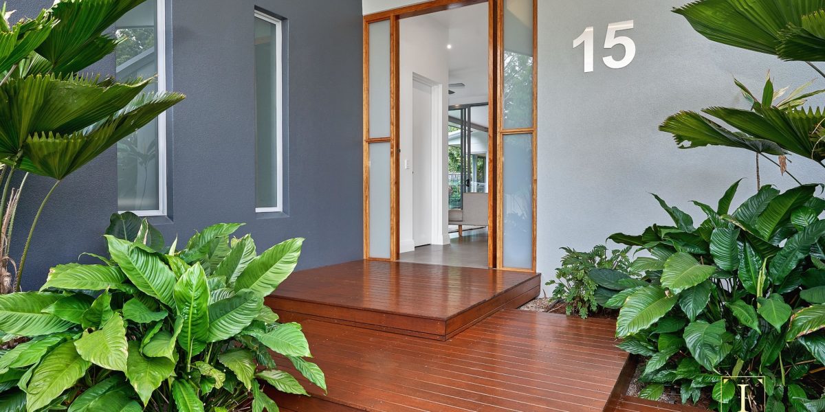 15 Aurelia Road, Palm Cove, QLD 4879 AUS