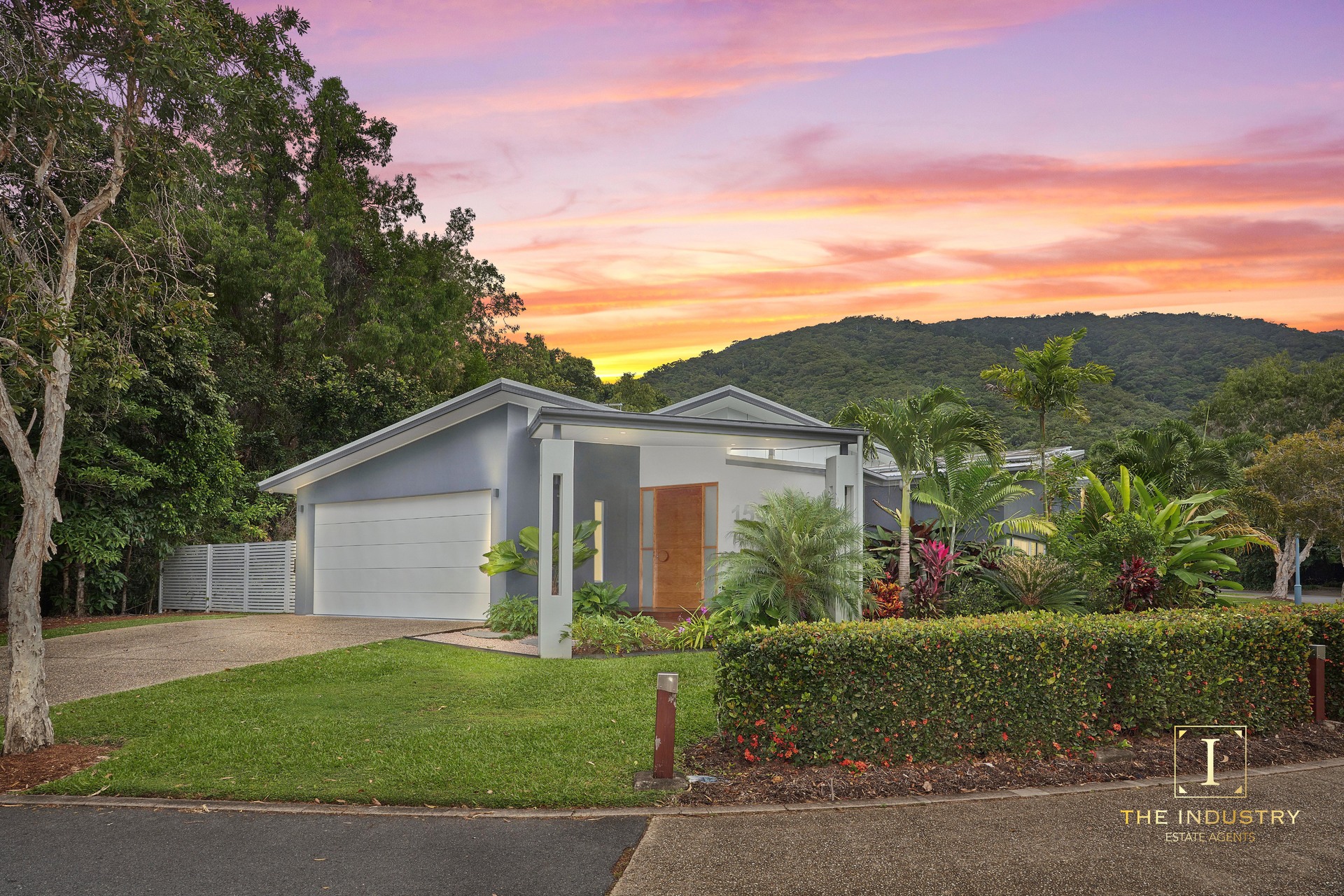 15 Aurelia Road, Palm Cove, QLD 4879 AUS