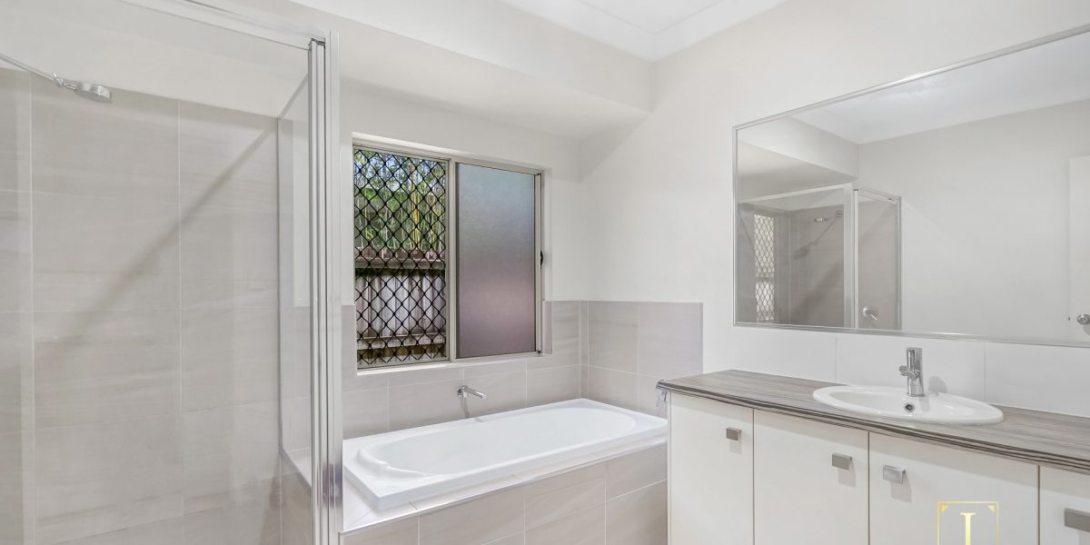 19 Norwood Crescent, Trinity Park, QLD 4879 AUS