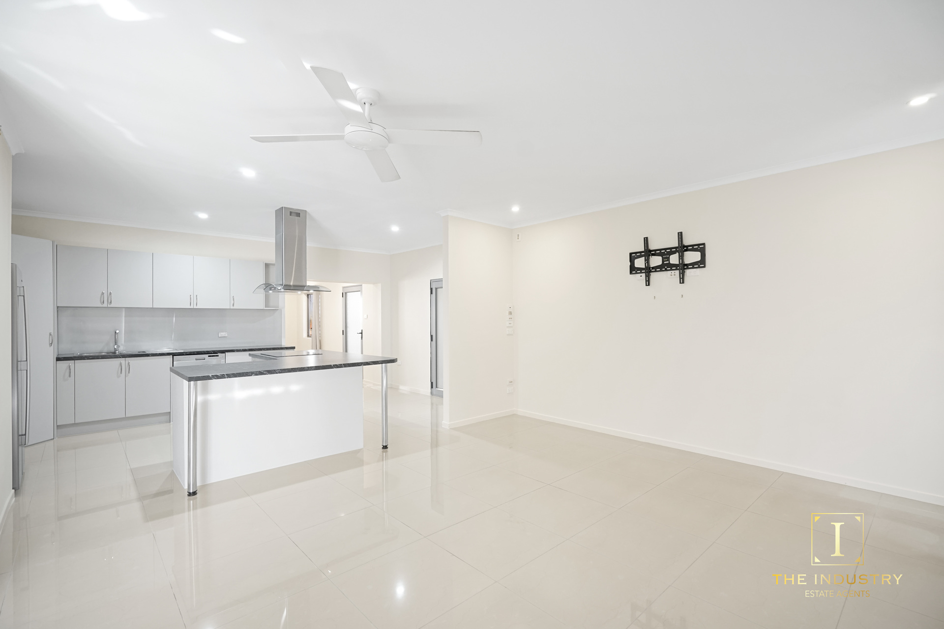 1/7 Academy Close, White Rock, QLD 4868 AUS