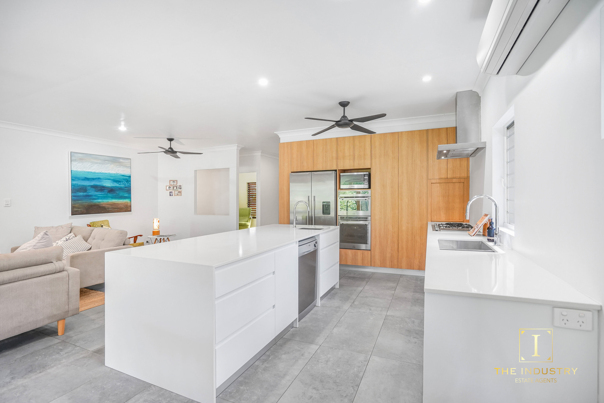 10 Lookout Terrace, Trinity Beach, QLD 4879 AUS