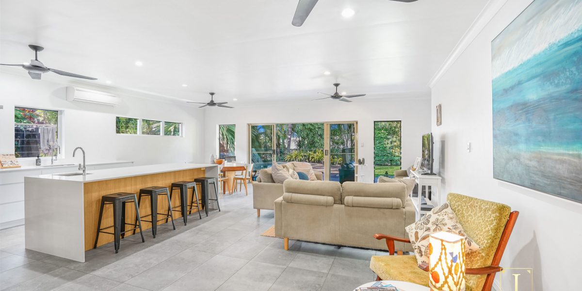 10 Lookout Terrace, Trinity Beach, QLD 4879 AUS