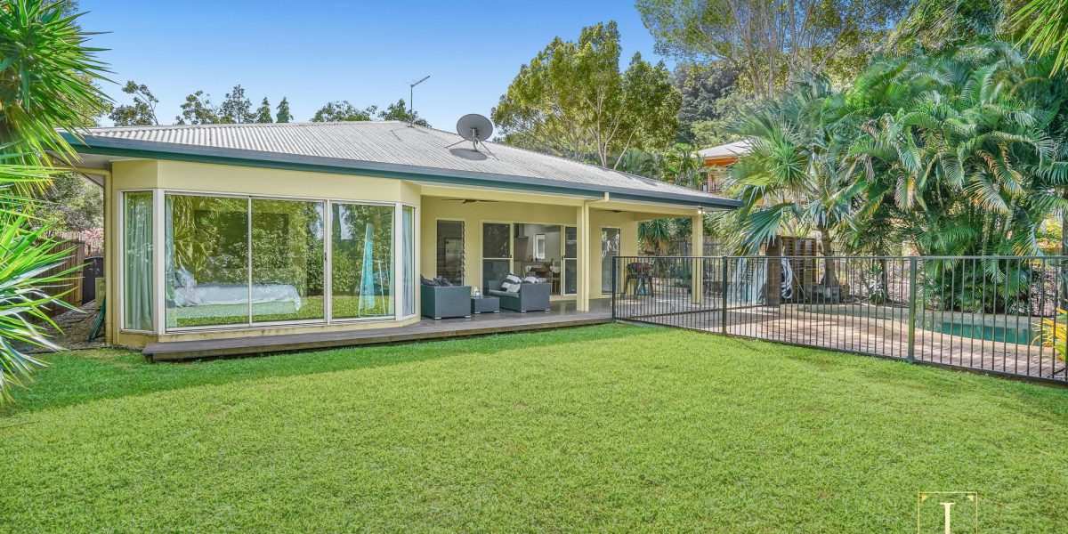 10 Lookout Terrace, Trinity Beach, QLD 4879 AUS