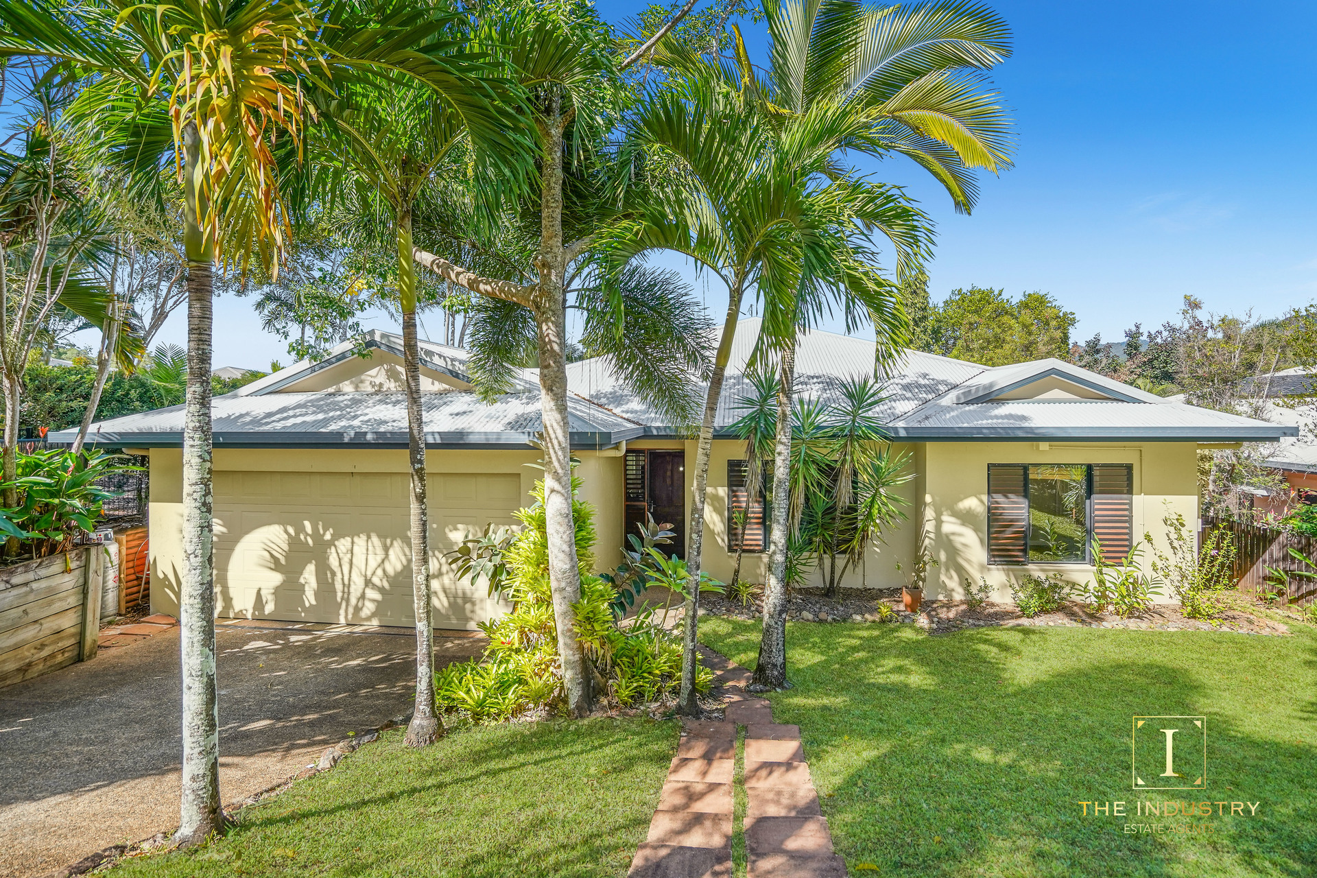 10 Lookout Terrace, Trinity Beach, QLD 4879 AUS