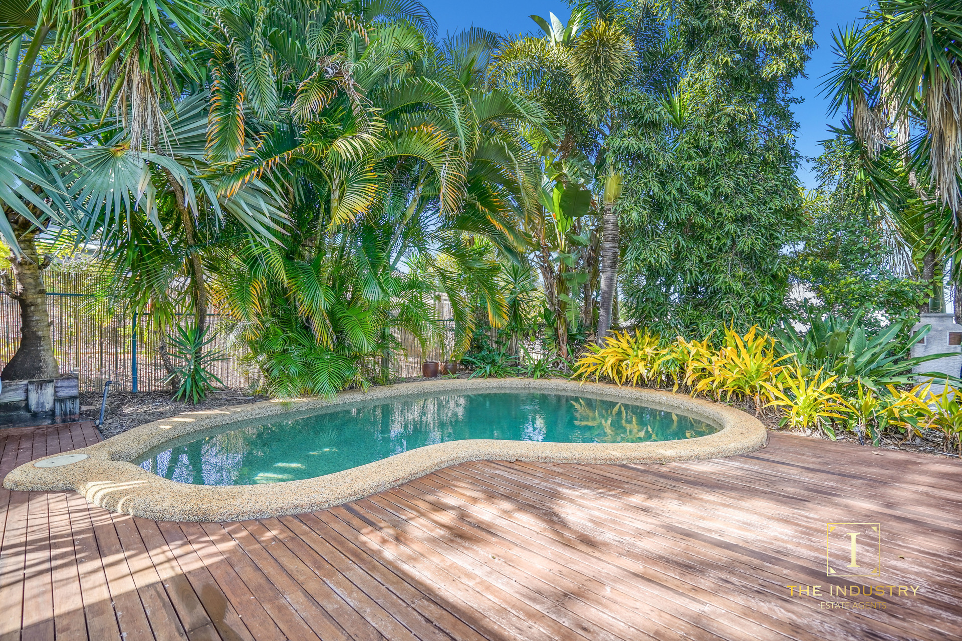 10 Lookout Terrace, Trinity Beach, QLD 4879 AUS