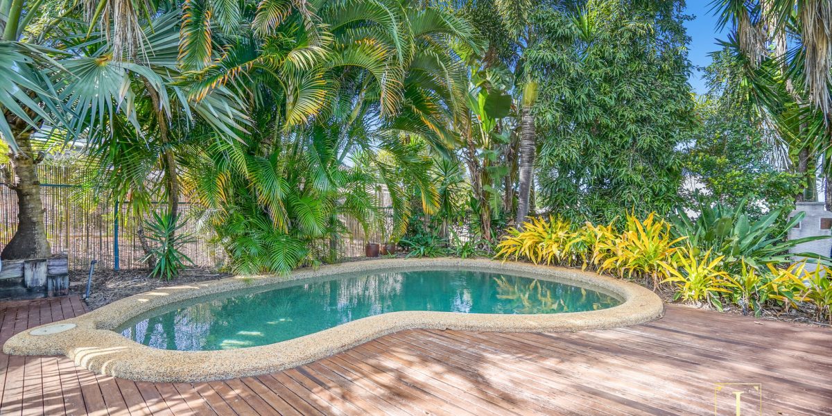 10 Lookout Terrace, Trinity Beach, QLD 4879 AUS