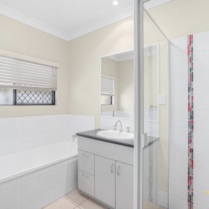 4 Imooya Place, Trinity Park, QLD 4879 AUS