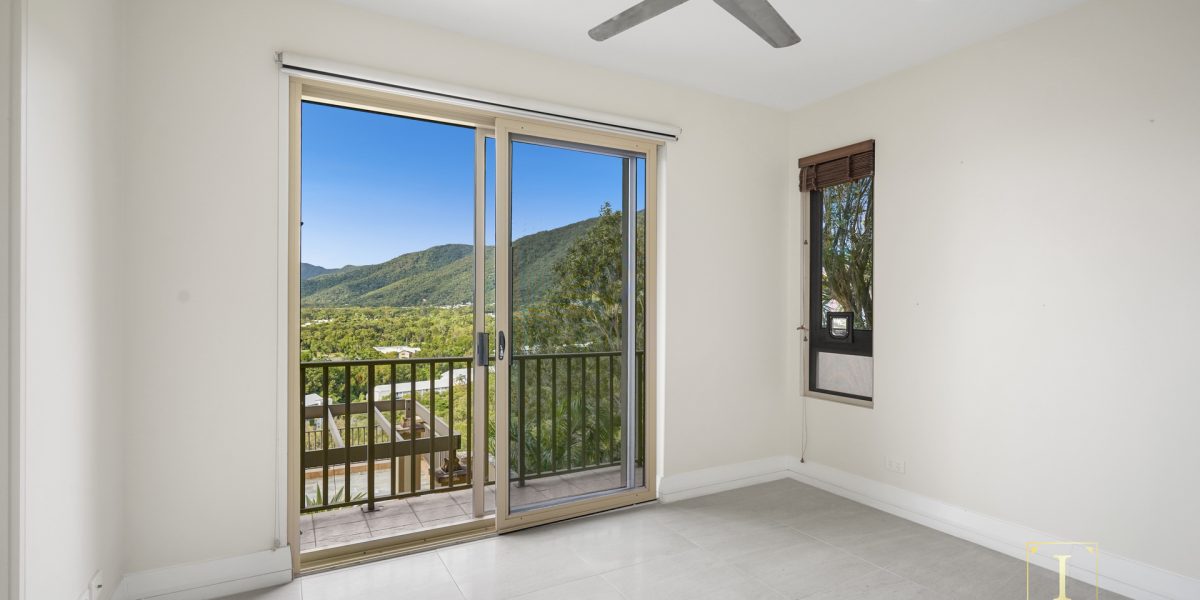 7/11 Colonel Cummings Drive, Palm Cove, QLD 4879 AUS