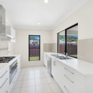 8 Bluecove Circuit, Trinity Park, QLD 4879 AUS
