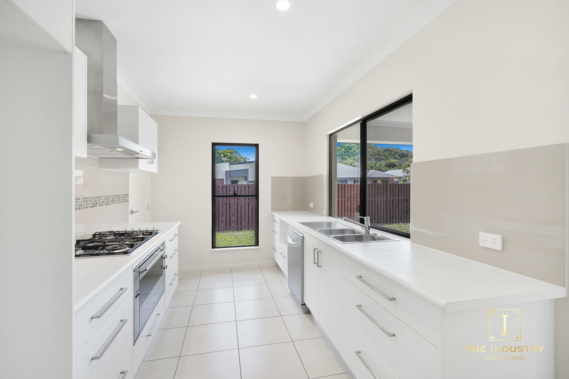 8 Bluecove Circuit, Trinity Park, QLD 4879 AUS