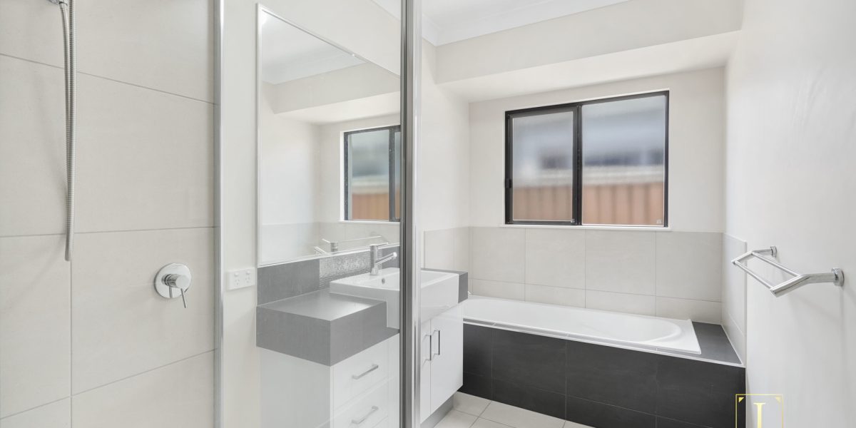 8 Bluecove Circuit, Trinity Park, QLD 4879 AUS