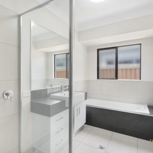 8 Bluecove Circuit, Trinity Park, QLD 4879 AUS
