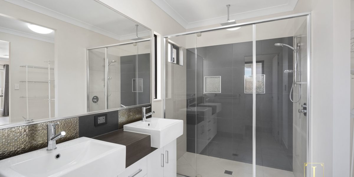 8 Bluecove Circuit, Trinity Park, QLD 4879 AUS
