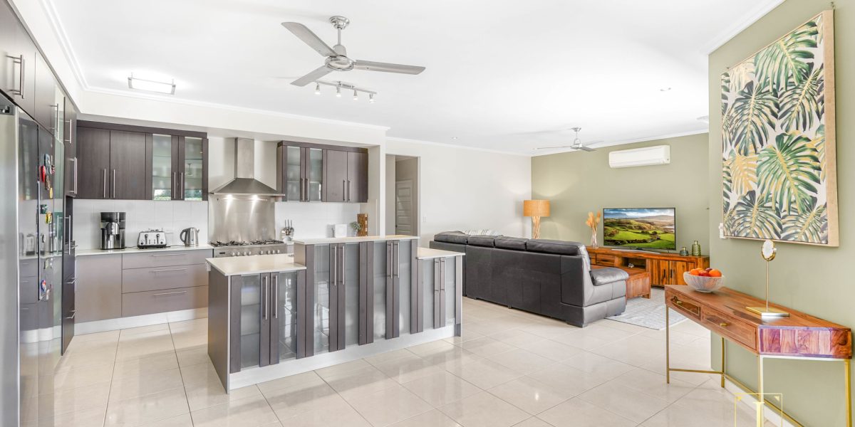 27 Hetherton Street, Smithfield, QLD 4878 AUS