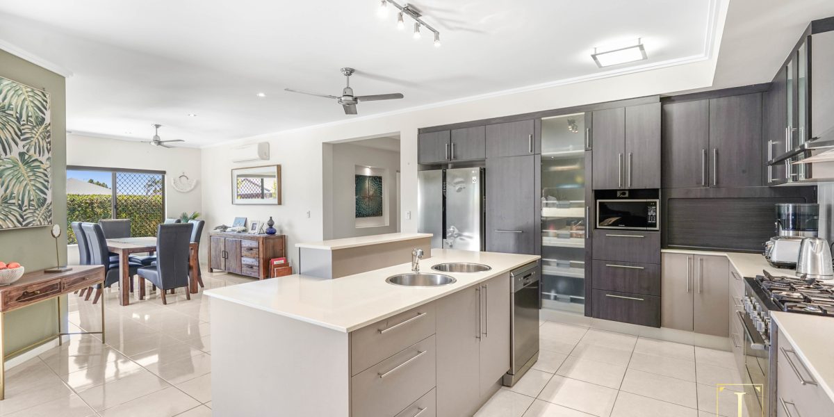 27 Hetherton Street, Smithfield, QLD 4878 AUS