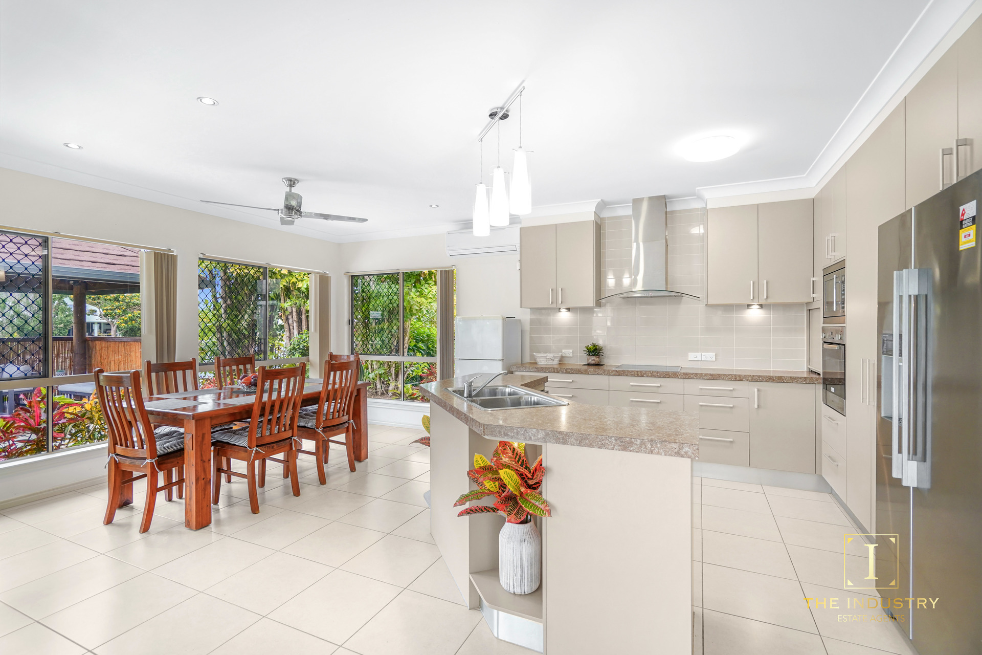 19 Lagoon Drive, Trinity Beach, QLD 4879 AUS