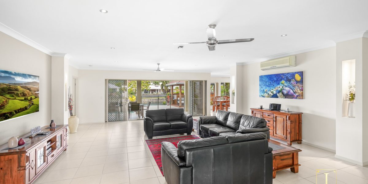 19 Lagoon Drive, Trinity Beach, QLD 4879 AUS