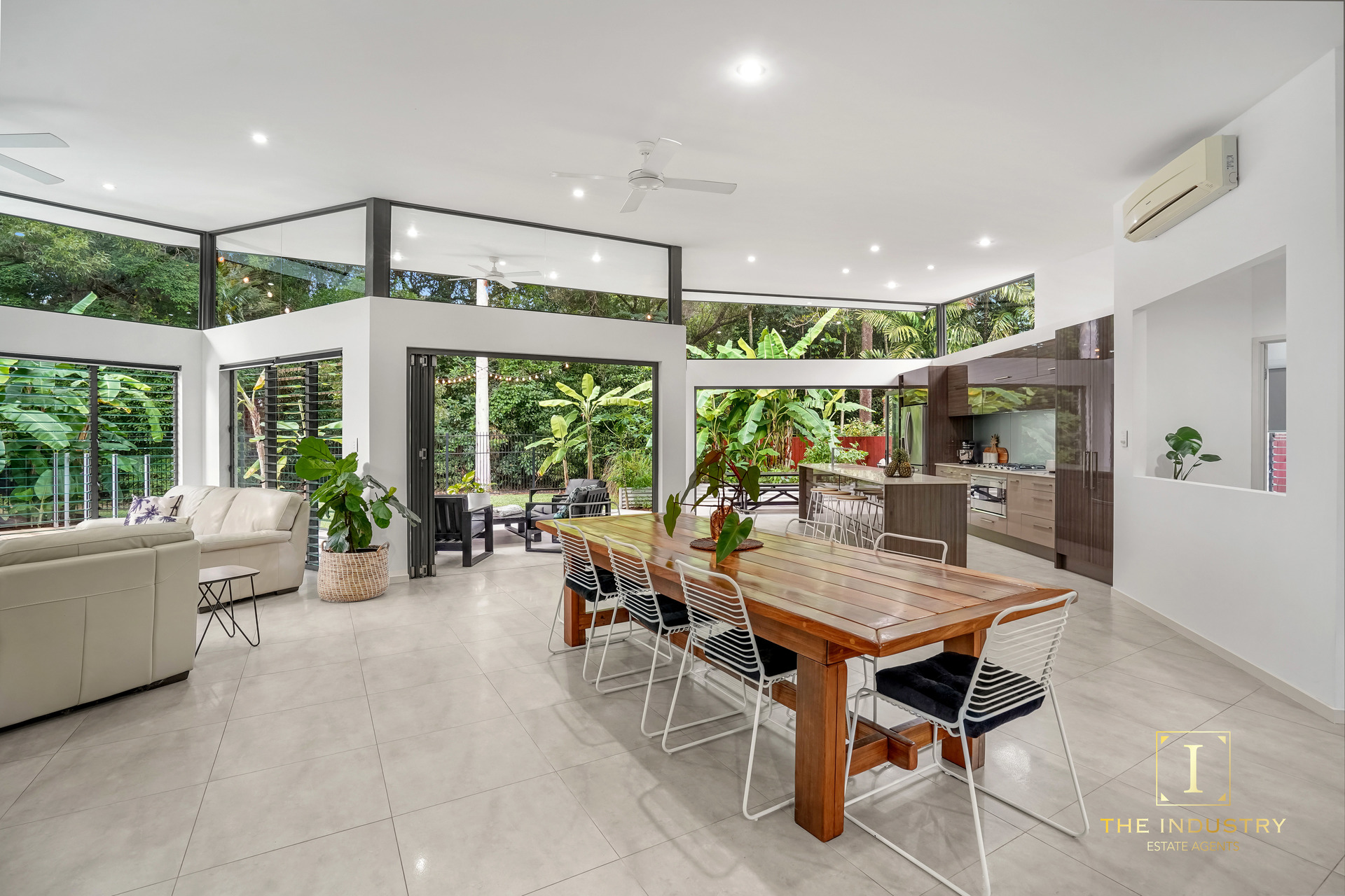 19 Litara Court, Palm Cove, QLD 4879 AUS