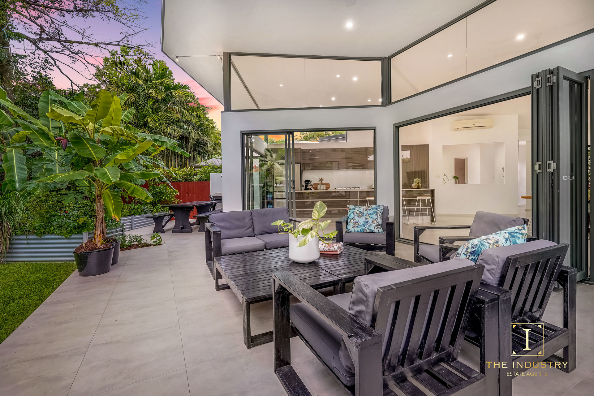 19 Litara Court, Palm Cove, QLD 4879 AUS