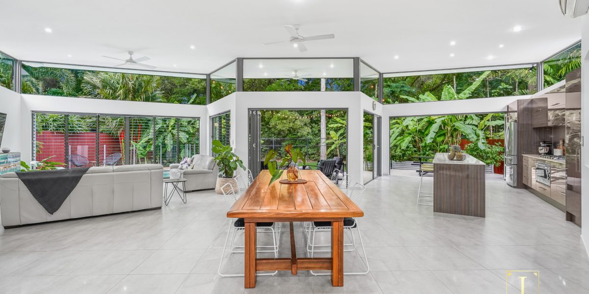 19 Litara Court, Palm Cove, QLD 4879 AUS